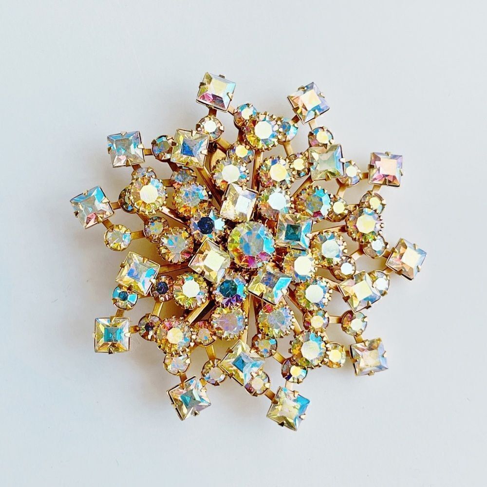 Vintage Juliana Rhinestone Snowflake Brooch - Picture 2 of 8